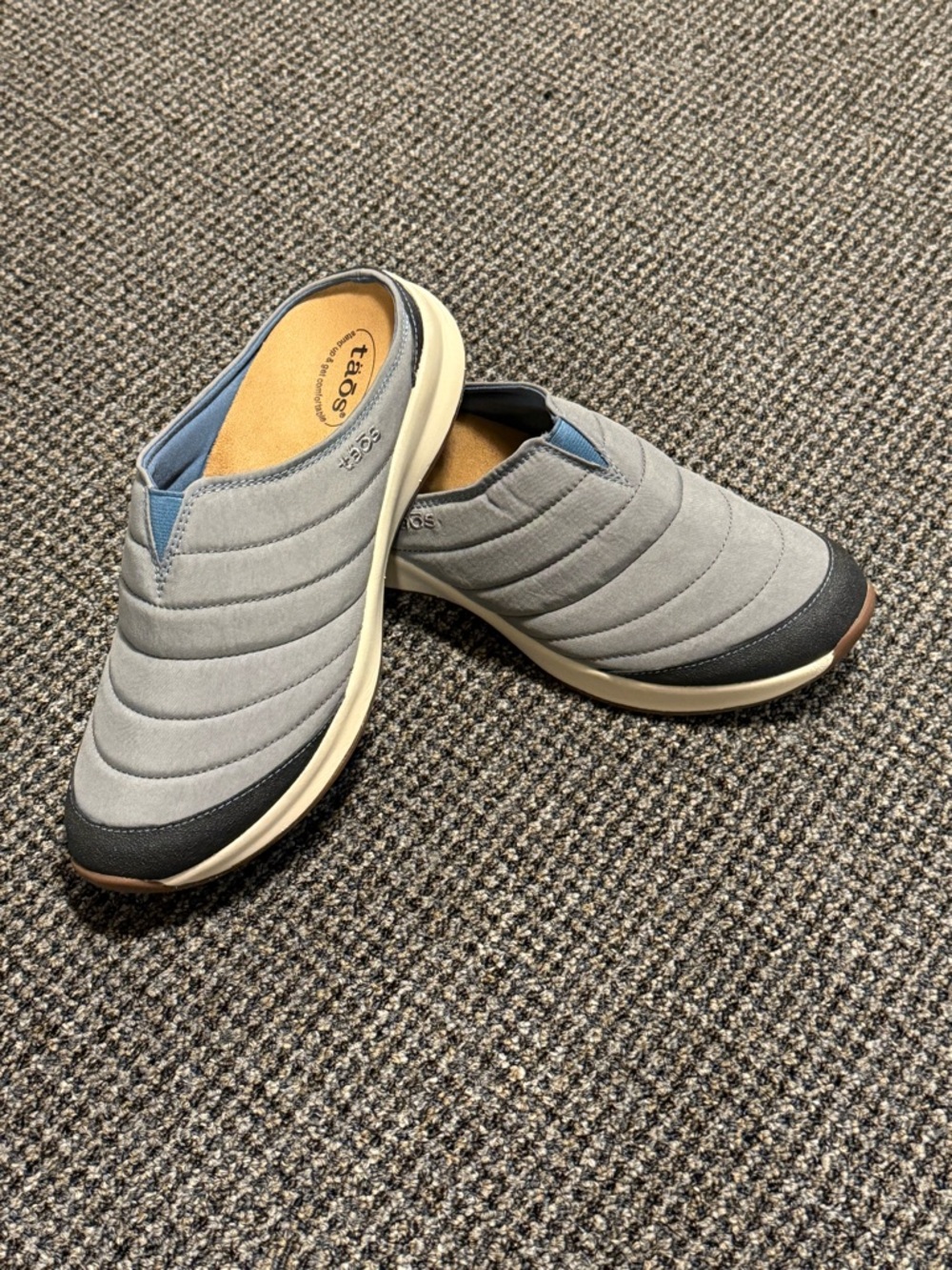 Taos Footwear Men's Quilted Slip-On Mule in Gray with Black Trim